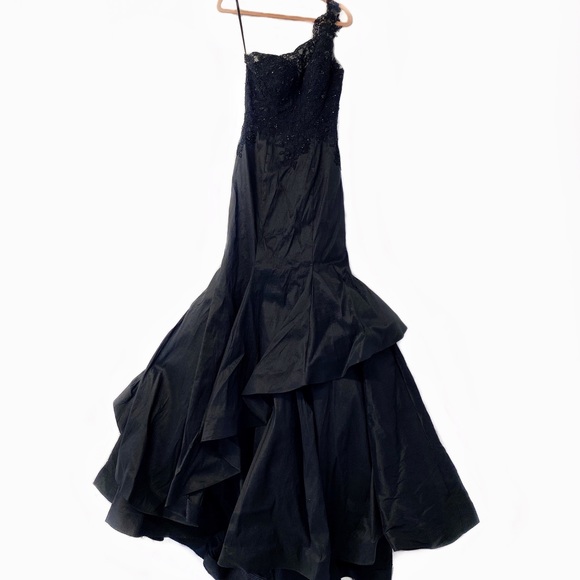 Dresses & Skirts - Black Lace Formal Gown